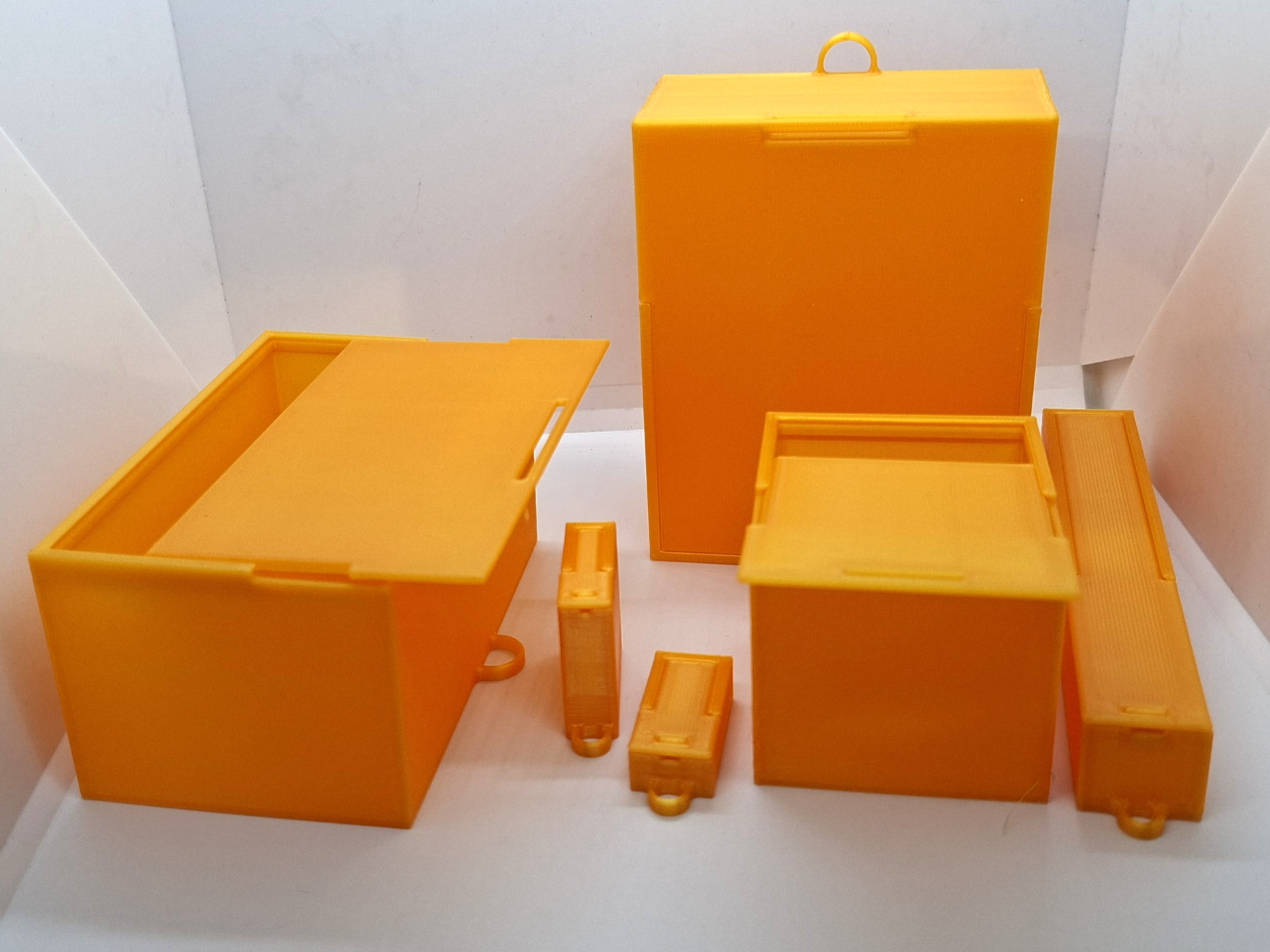 Box mit Deckel und Anhänger, parametrisch