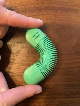 Objeto manipulable: Pickle fidget super satisfying -QUIET — vista de referencia 3