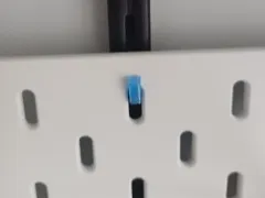 Shelf rail to skadis adapter
