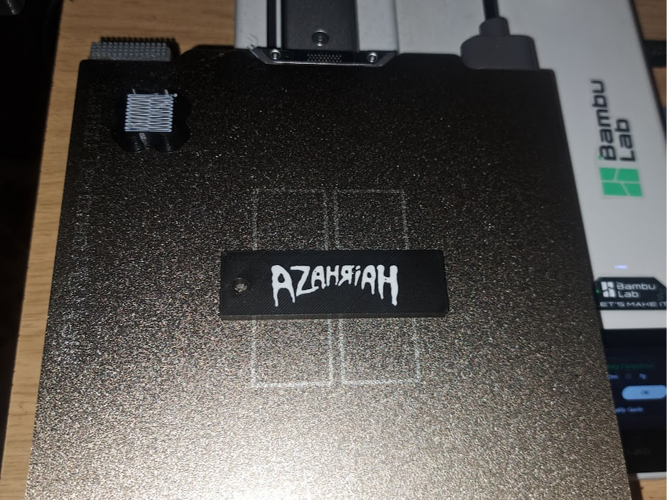 Azahriah_kulcstartó