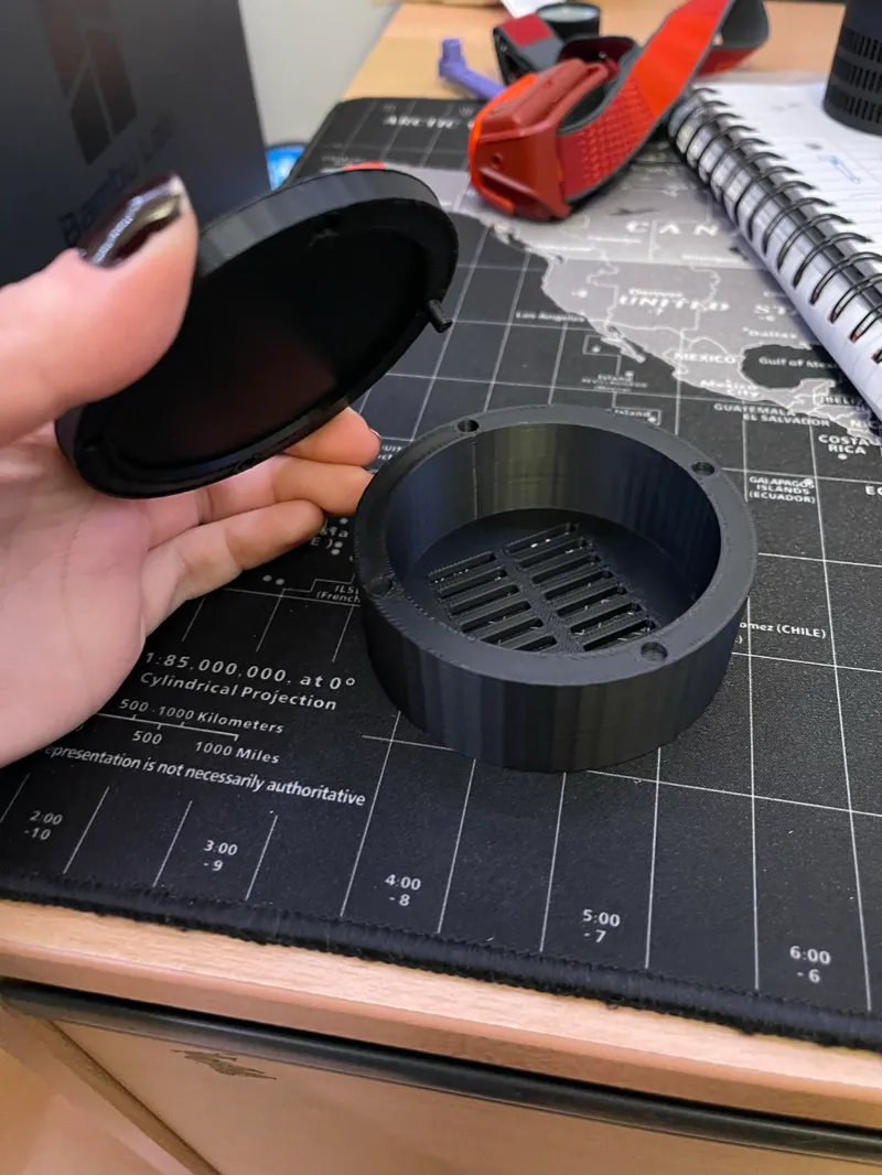 Soap container, with 5mm magnet holes and swivel lid