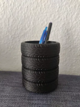 Tire stack Penholder