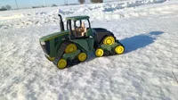 1:24 movable tracks JD logo