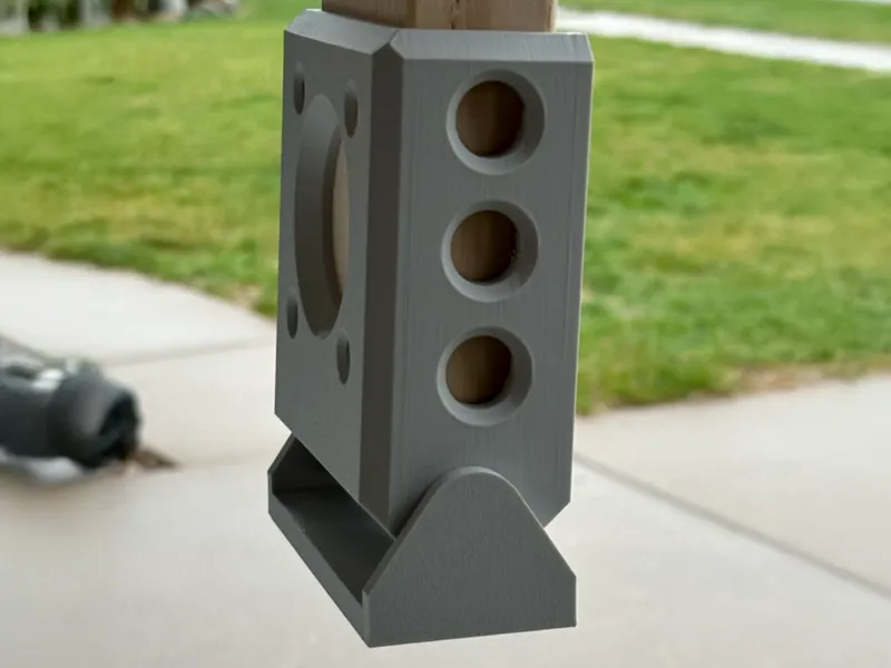 Multi-Surface Pivoting Sawhorse Foot