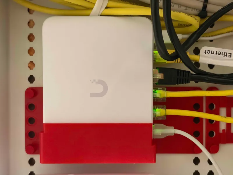 UniFi Flex Mini 2.5G Mount for Legrand On-Q
