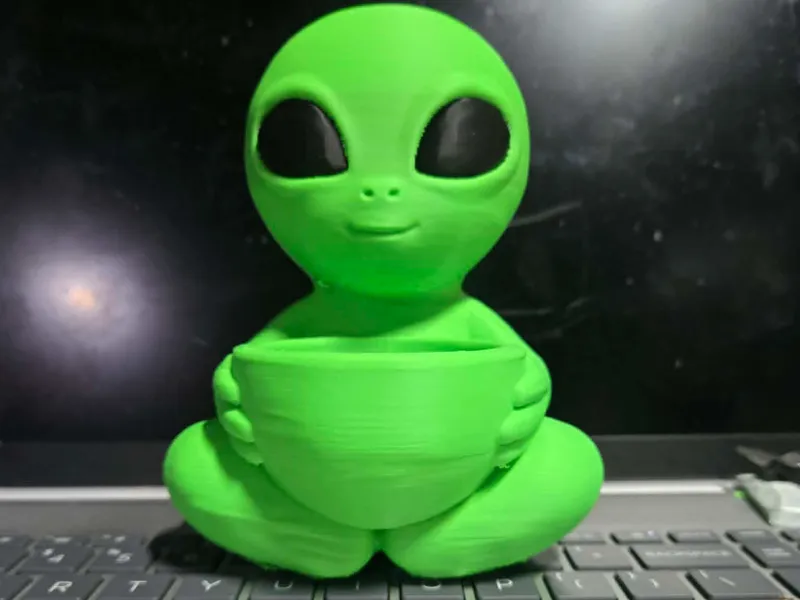 Tea light alien