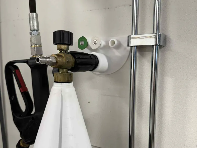 Foam Lance wallmount