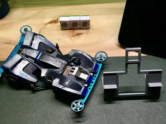 四驱车模型竖版展示架