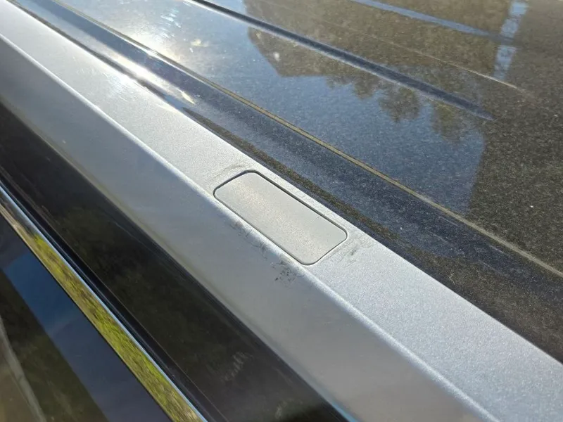 Toyota highlander roof rack mount cap (big)