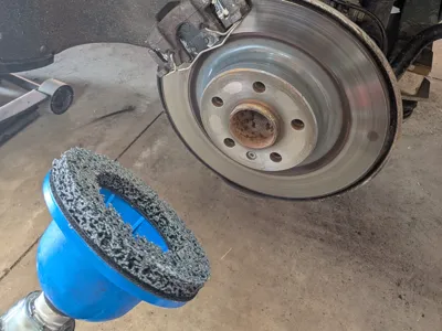 Wheel hub grinder