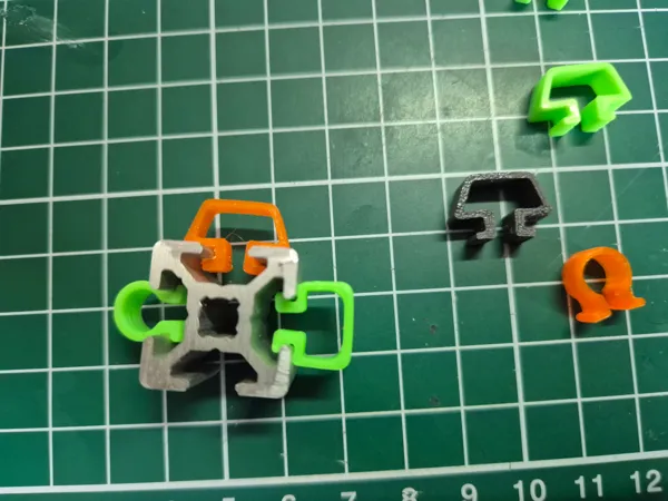 Clips de câbles pour profilé aluminium 2020