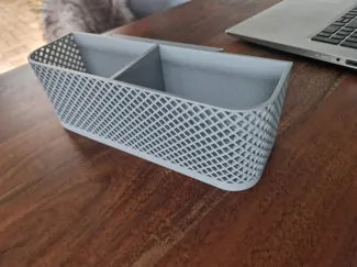 Box für Wandmontage über dem Schreibtisch