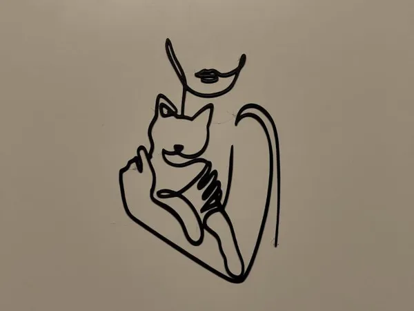 Femme et chat déco murale