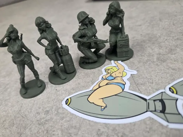 Figurines pin-up soldats de l'armée (lot de 4)