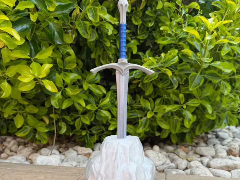 Light, Blades of Middle-earth: Glamdring