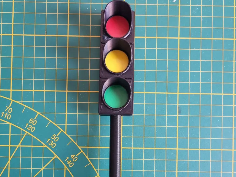 Traffic Light 1:10 Scale