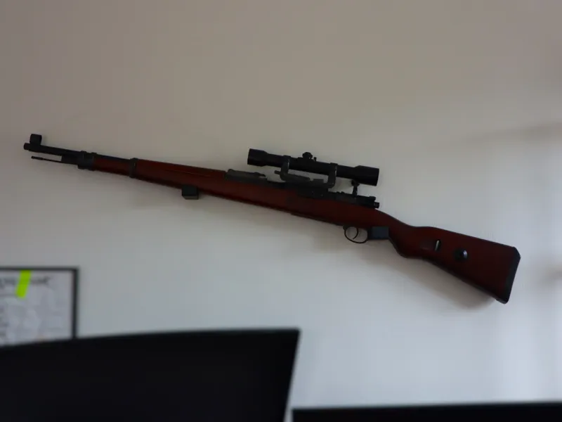 Wall mount for classic bolt-action rifles