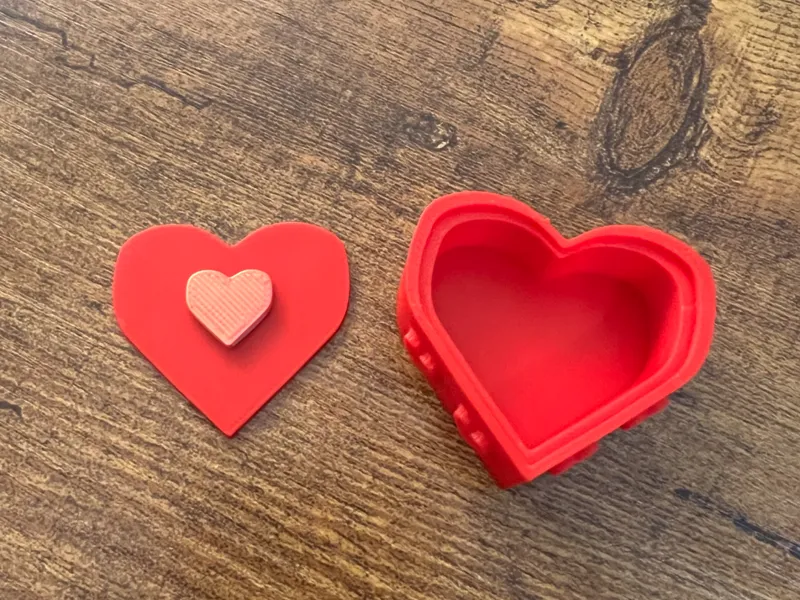 Heart Box w/ Lid 