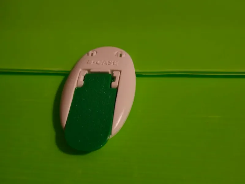 chiusura valigetta arte