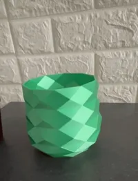 Cache-pot low poly — photo 6