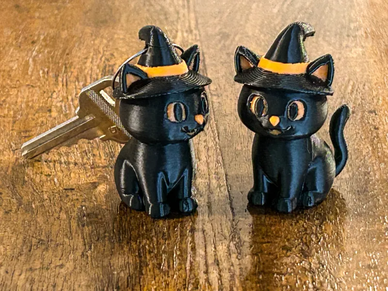 Cute Halloween Cat (Keychain)