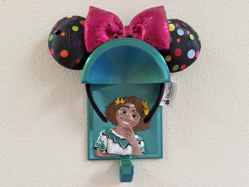 Mirabel ear wall display & backpack hanger