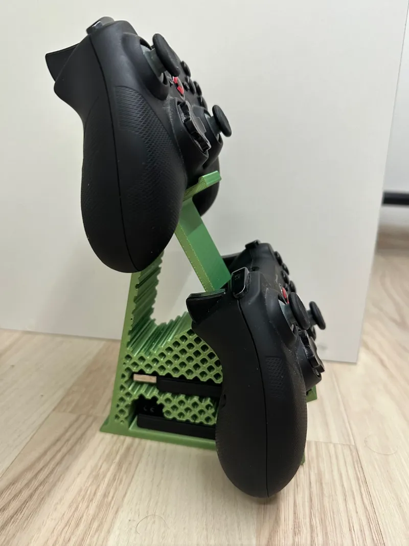 Xbox/PS5 Controllers (Gamepads)  (2 pendrives)