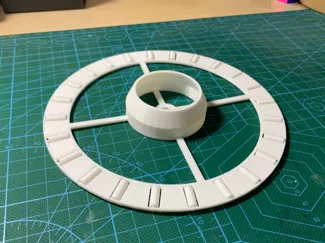 Ultra-thin horizontal spool holder