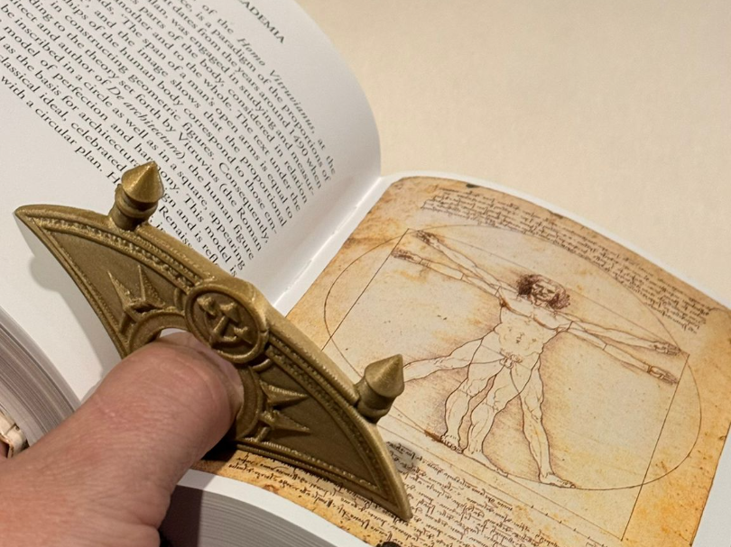 Atlantis Relic – One-Handed Book Holder