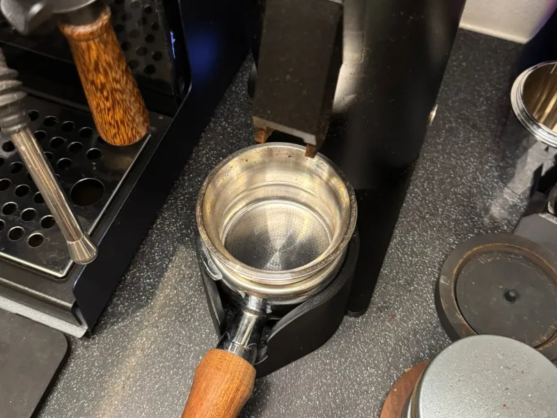 DF64V Portafilter Holder & Tamping Platform
