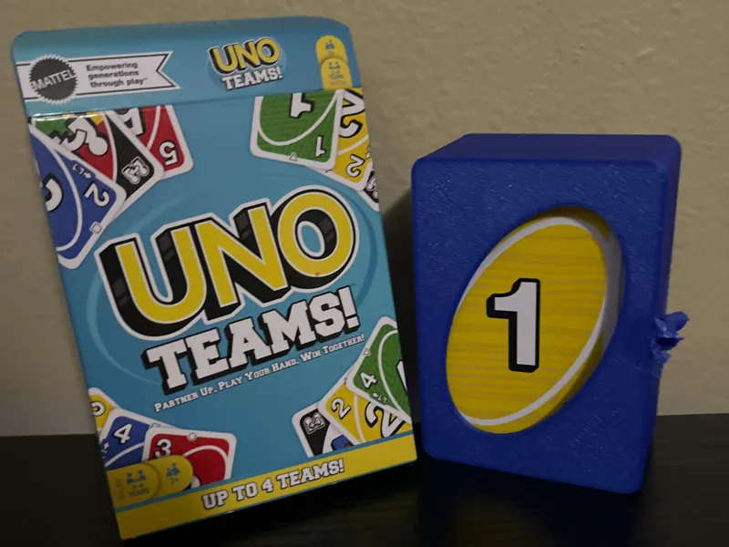Universal card game travel case-compact deck box