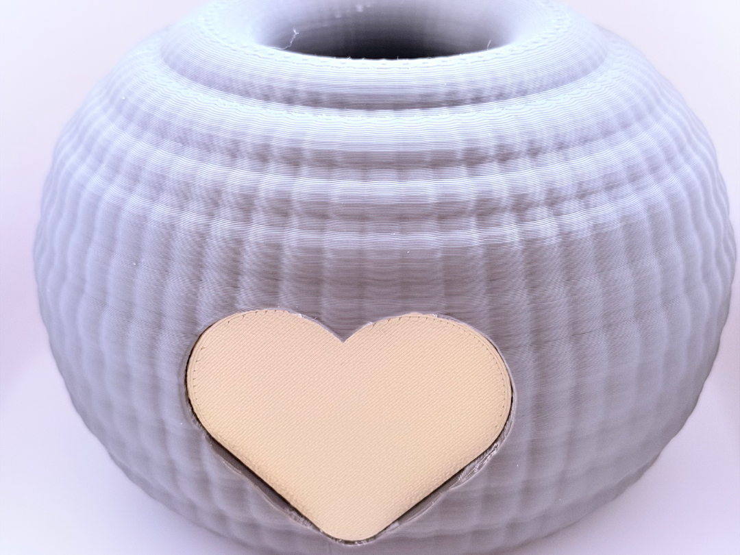 Modern Vase with Heart Detail – 3D Printable Decor