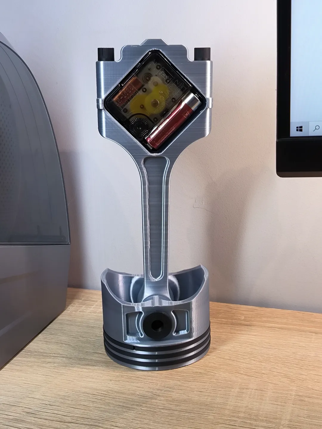 Piston Clock view 4