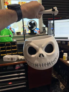 Adorno temático: Stitched Skull Candy w/Bone Handle 3 Bowl Sizes — vista de referencia 3
