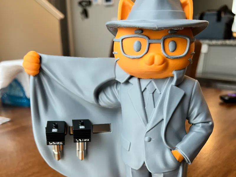 Contraband Cat - Nozzle Holder