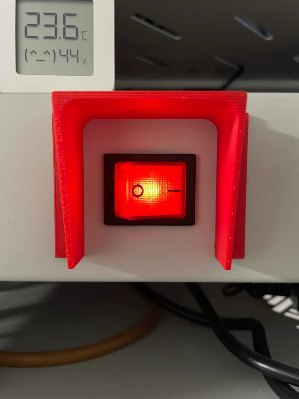 Switch button guard - protect your power switch! by _cr3di_ - MakerWorld