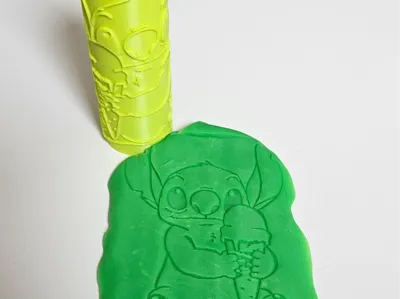 Play-Doh Stitch Rolle