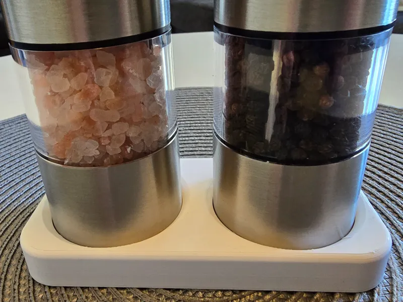 Salt and pepper grinder tray