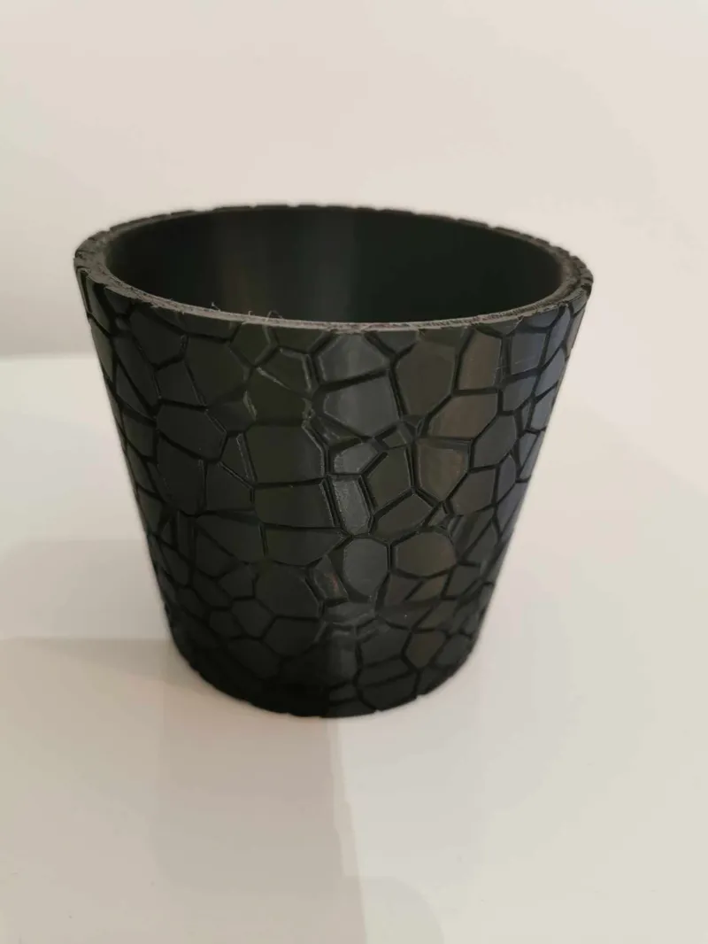 Broken crayon pot