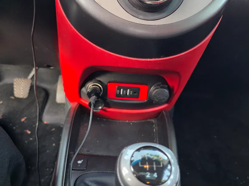 Insert for dashboard  USB and AUX port in Kia