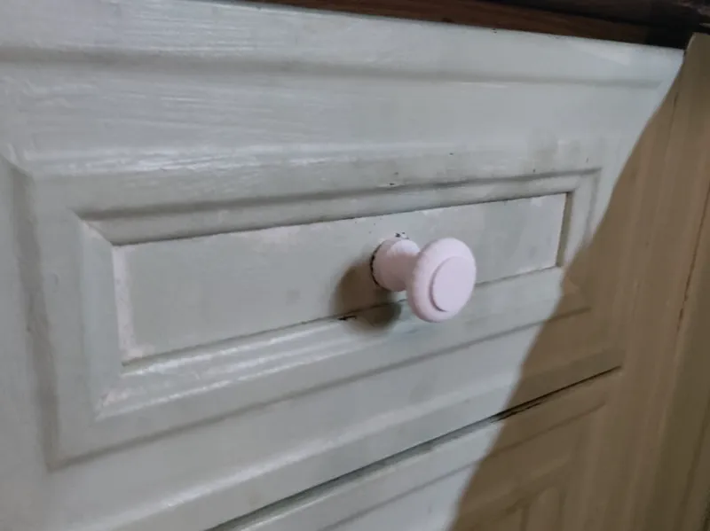 Fancy and Simplistic Drawer Handle