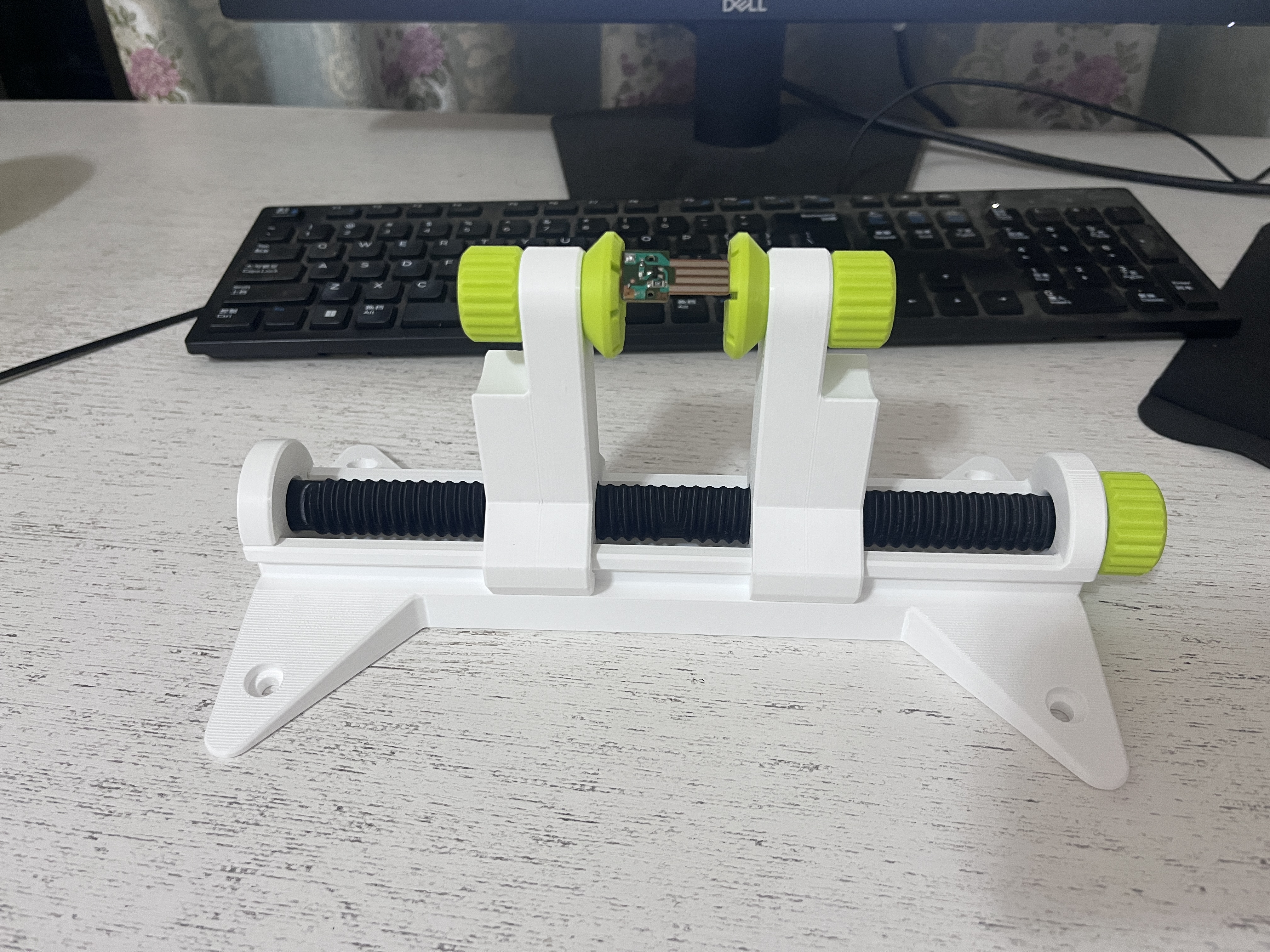 Miniatura 2 do modelo 3D 双向丝杆可调台钳