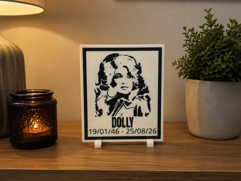 Accesorio para filamento: Dolly Parton Tribute — referencia de MakerWorld