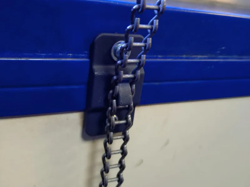 Stabiler Kettenhalter für Fenster / Rollladenzug