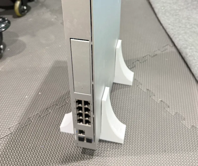 Unifi Switch 16 Side stand
