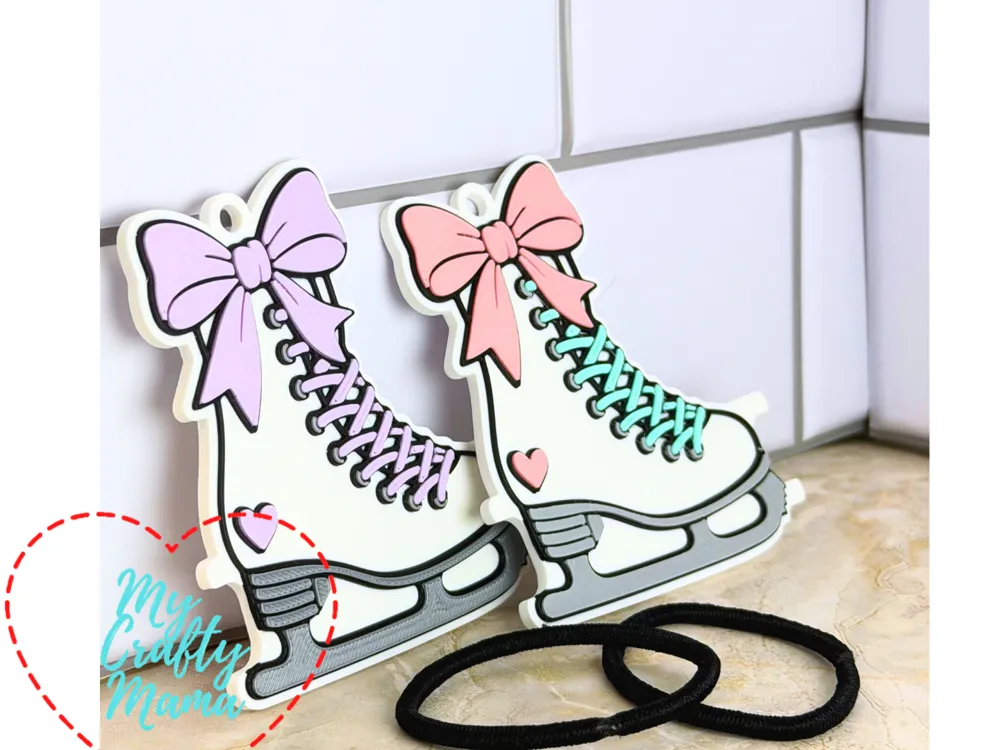 Accesorio para sujetar ligas de cabello: Cute Ice Skate hair tie holder keychain. Referencia del modelo original.