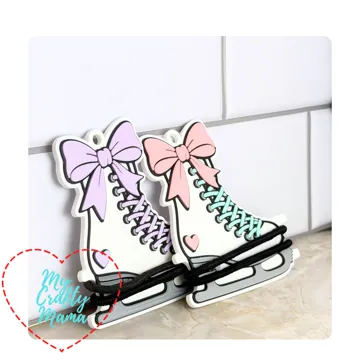 Accesorio para sujetar ligas de cabello: Cute Ice Skate hair tie holder keychain — vista de referencia 3
