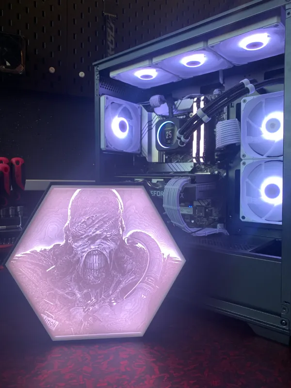 Lampe hexagonale LED Nemesis — Resident Evil