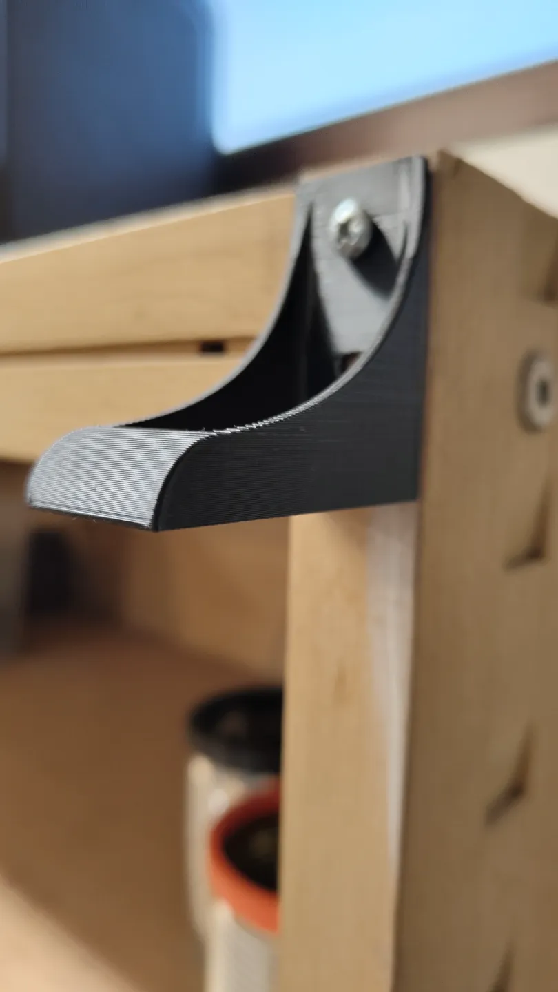 Spray bottle wall mount by suzukiracing250 MakerWorld