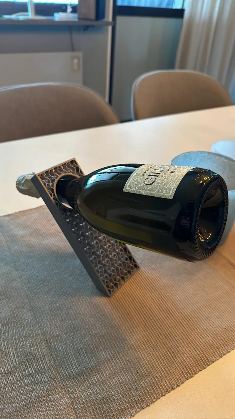 Levitating Wine holder - Gyroid